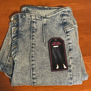 NWT High Rise Crop Skinny Denim Blue Jeans Size 15